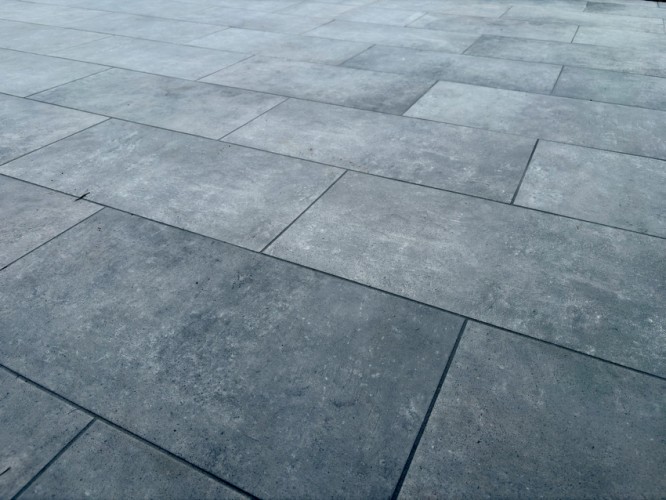 Projet de terrassement et pose de carrelage réalisé à Cambo-les-bains - JDC Maçonnerie